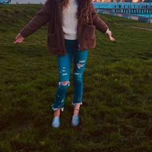 High rise ripped jeans